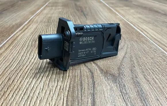 Land Rover Range Rover Velar Mass air flow meter H4P312B579AA