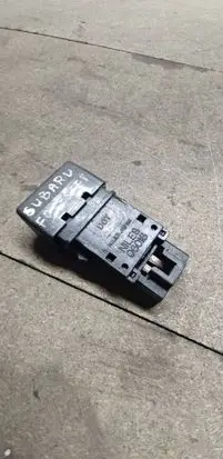Subaru Forester SF Hazard light switch 06016