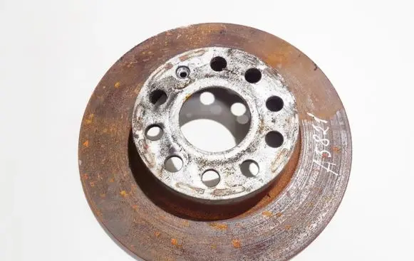 Volkswagen Jetta VI Rear brake disc neventiliuojamas