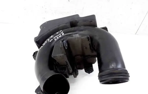 Intake resonator