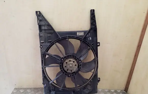 Radiator cooling fan shroud