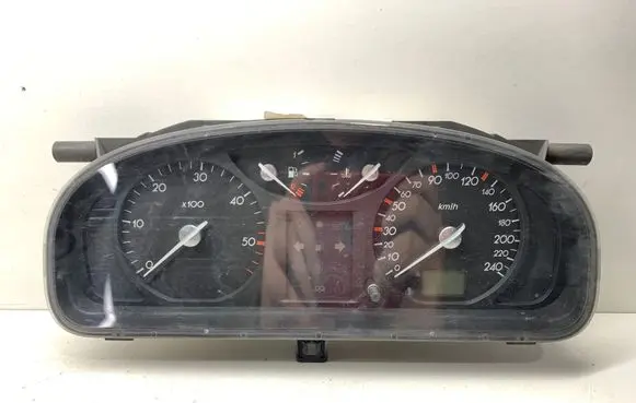 Renault Laguna II Speedometer (instrument cluster) 501018550077 8200218863 7L1L5E72