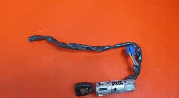 Peugeot 206+ Ignition lock