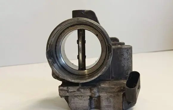 Audi A4 S4 B6 8E 8H Throttle valve 408240231001 059128063A