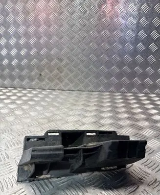 Mercedes-Benz E W212 Front bumper mounting bracket A2128852465