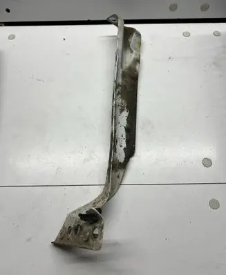 Audi A4 S4 B8 8K Fender mounting bracket 8K0821136J