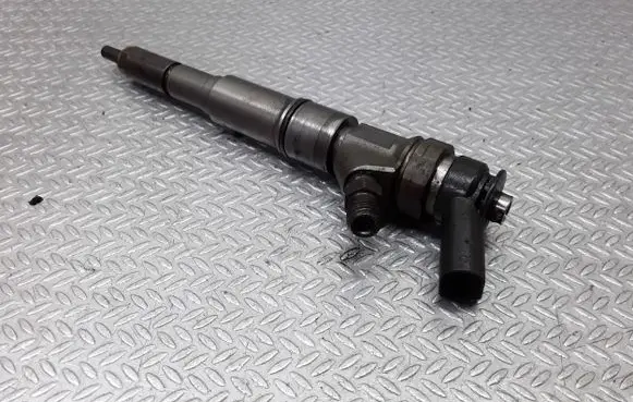BMW 5 E60 E61 Fuel injector 7789661 0445110131