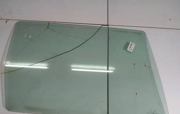Peugeot 307 Rear door window glass AS2