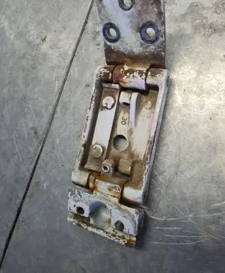 Volkswagen II LT Rear door upper hinge