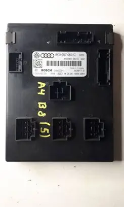 Audi A4 S4 B8 8K Comfort/convenience module 8K0907063C 04022001 F005V00750