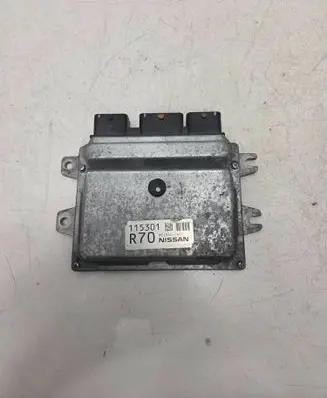 Nissan Juke I F15 Engine control unit/module MEC940040 115301
