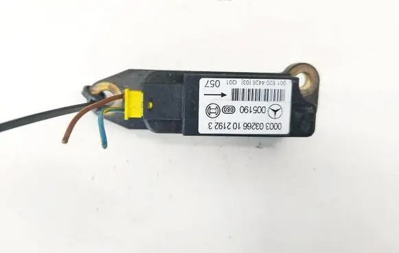 Mercedes-Benz C W203 Airbag deployment crash/impact sensor 0018204426
