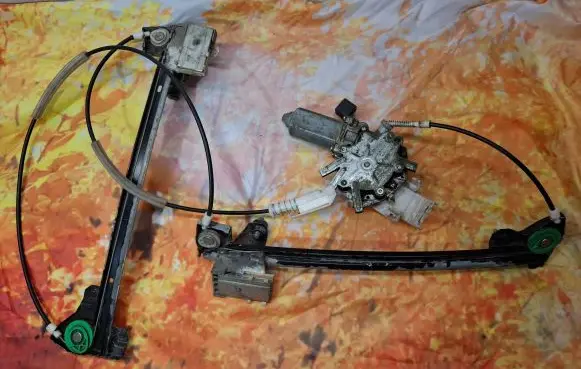 Land Rover Freelander Sliding door window regulator with motor 102893100