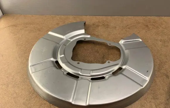 BMW 5 GT F07 Rear brake disc plate dust cover 6778251 34216778251