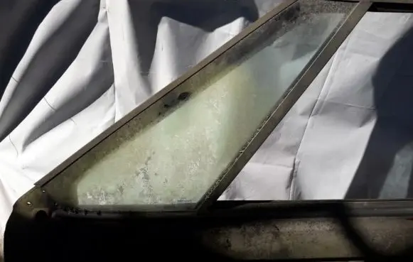 Citroen XM Front door vent window glass four-door 
