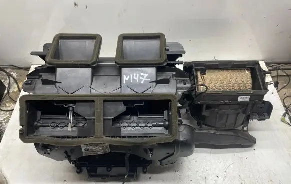 BMW X1 E84 Interior heater climate box assembly housing 9197710 992843J 9221808