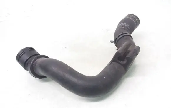 Volkswagen PASSAT B5.5 Engine coolant pipe/hose 8D0121101AD