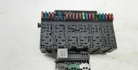 Volkswagen Transporter - Caravelle T4 Fuse module