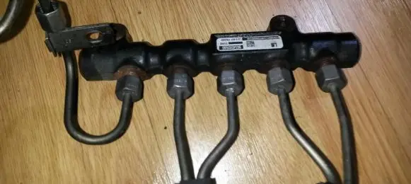 Peugeot 307 Fuel main line pipe 9654592680