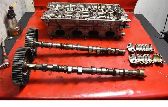 Hyundai Santa Fe Engine head 