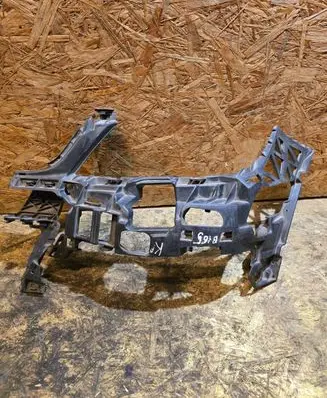 Mercedes-Benz C W204 Front bumper mounting bracket A2048854165 A2048850016