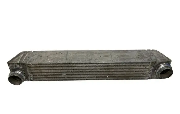 BMW 5 E60 E61 Intercooler radiator 7787446 17517787446