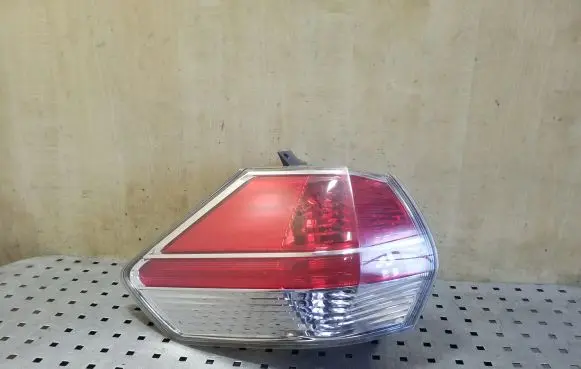 Nissan X-Trail T32 Rear/tail lights 22017939