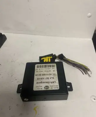 Mercedes-Benz E W210 Light module LCM A2108206426 5LA00750803 089151