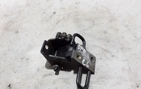 Audi A6 S6 C6 4F Front door lower hinge 8E0831412E