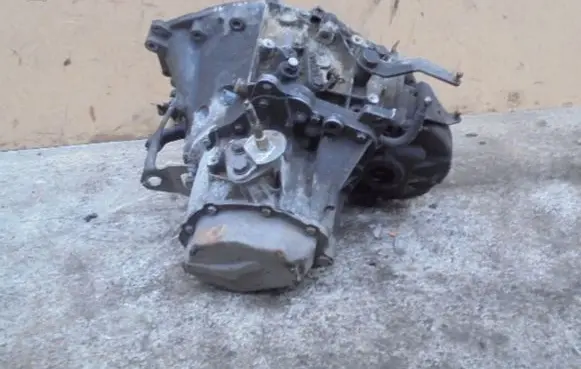 Peugeot 307 CC Manual 4 speed gearbox 20DM16