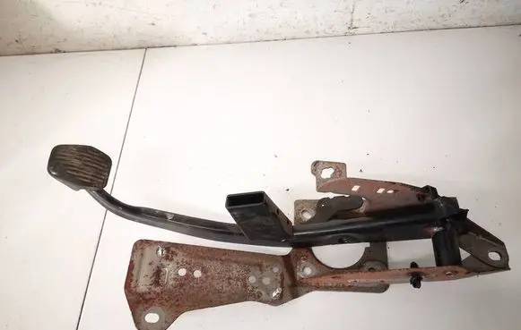 Ford Focus Brake pedal bv612467bg bv61-2467-bg
