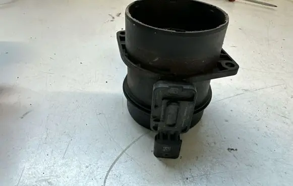 Infiniti Q30 Mass air flow meter A6450900048