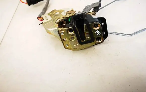 KIA Sorento Front door lock