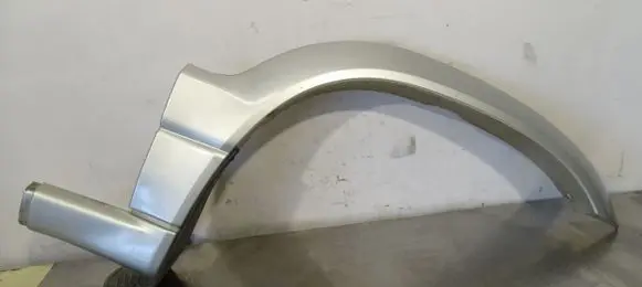 Suzuki Grand Vitara I Rear arch trim