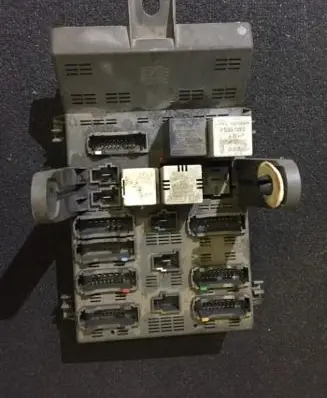 Renault Laguna I Fuse box set 7700427844a