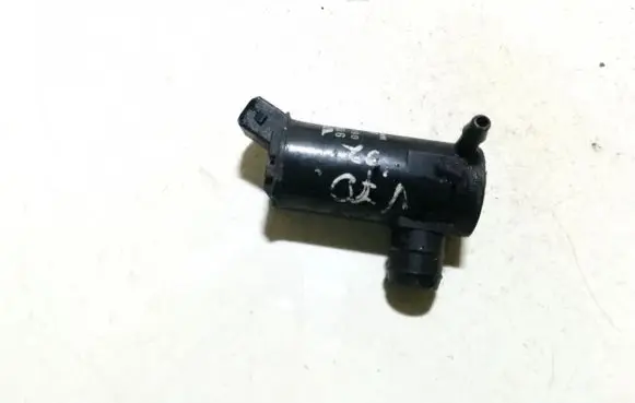 Volvo S80 Windscreen/windshield washer pump 9169611 060210-3950