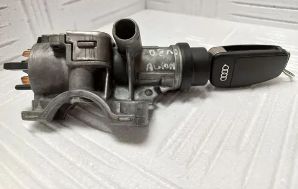 Audi A4 S4 B7 8E 8H Ignition lock 4B0905851