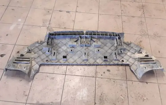 Front bumper skid plate/under tray