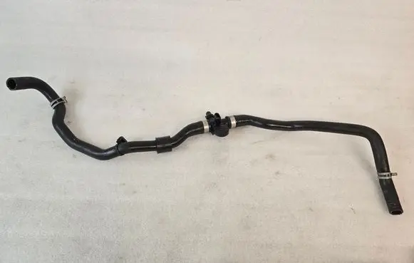 Engine coolant pipe/hose