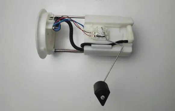 Suzuki Swift II In-tank fuel pump 15100-78P00