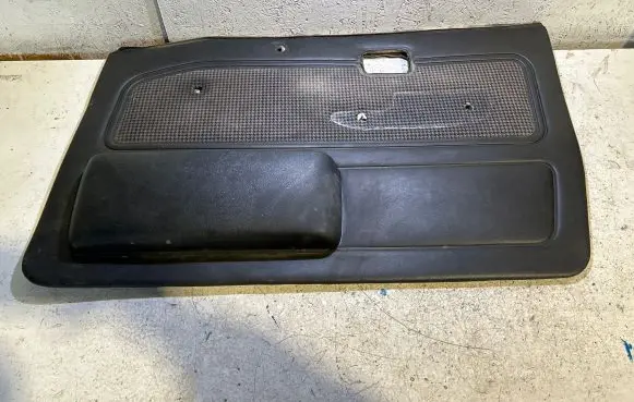 BMW 5 E28 Front door card panel trim