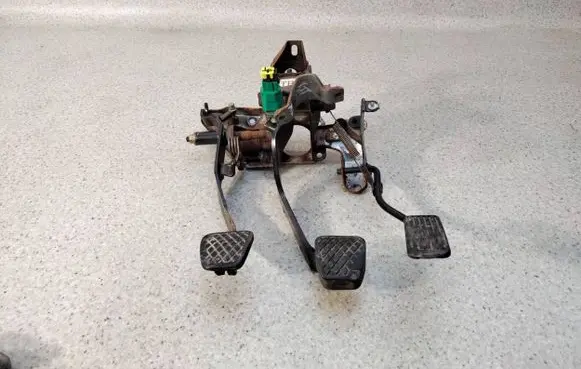 MG ZR Pedal assembly 