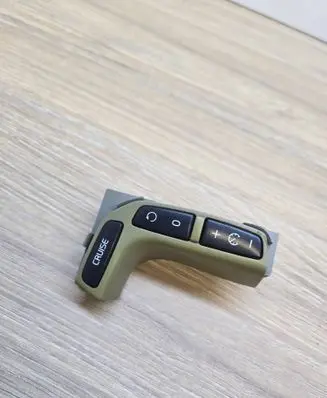 Volvo XC70 Steering wheel buttons/switches 30739572