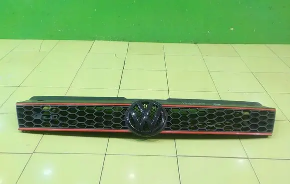 Volkswagen Polo V 6R Front bumper upper radiator grill 17AB97