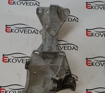 Volvo XC60 Generator/alternator bracket 31316673