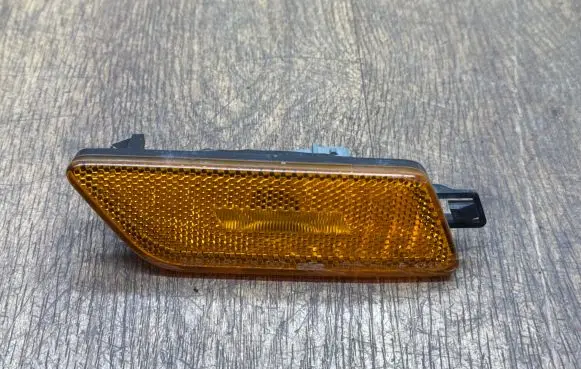 Porsche Macan (95B) Front fender indicator light 95B945120
