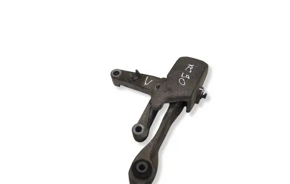 Volvo XC90 Engine mount bracket 