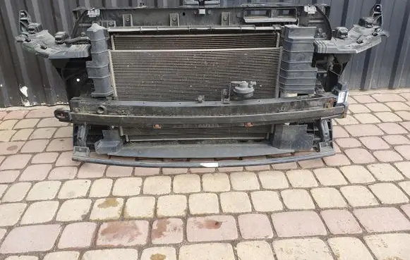 Hyundai Tucson TL Radiator support slam panel Djeijdje