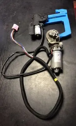 Mercedes-Benz S W220 Seat adjustment motor 2209700026