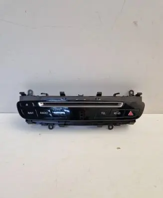 Head unit multimedia control